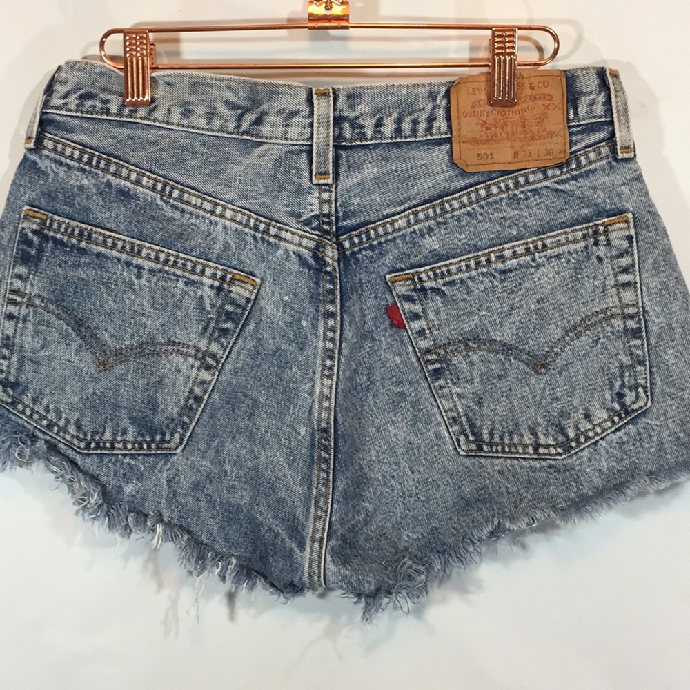 Levi’s button fly  high rise frayed shorts sz 30